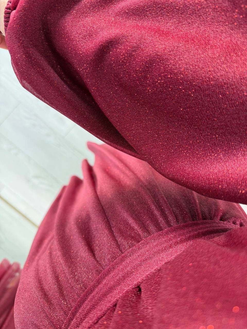 Bordo%20Işıltılı%20Full%20Astarlı%20Maxi%20Boy%20Kuşaklı%20Elbise