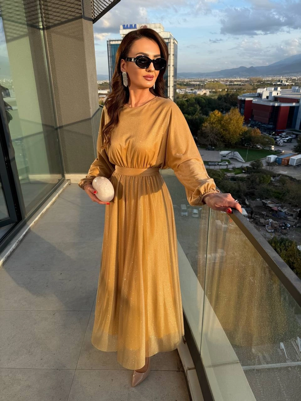 Gold%20Işıltılı%20Full%20Astarlı%20Maxi%20Boy%20Kuşaklı%20Elbise