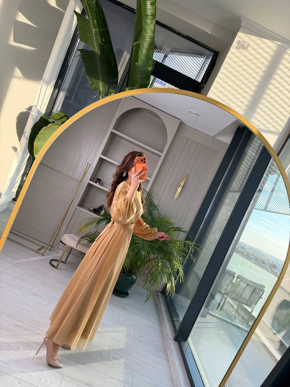 Gold%20Işıltılı%20Full%20Astarlı%20Maxi%20Boy%20Kuşaklı%20Elbise