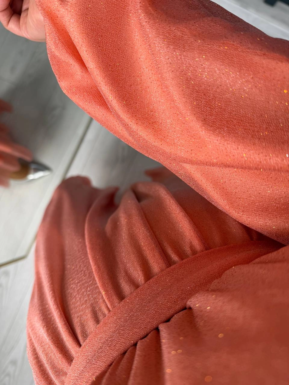 Yavruağzı%20Işıltılı%20Full%20Astarlı%20Maxi%20Boy%20Kuşaklı%20Elbise