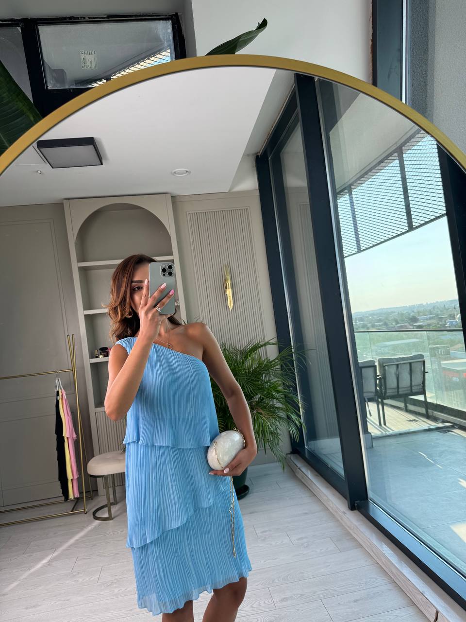 Mavi%20Tek%20Kol%20İnce%20Piliseli%20Astarlı%20Şifon%20Elbise