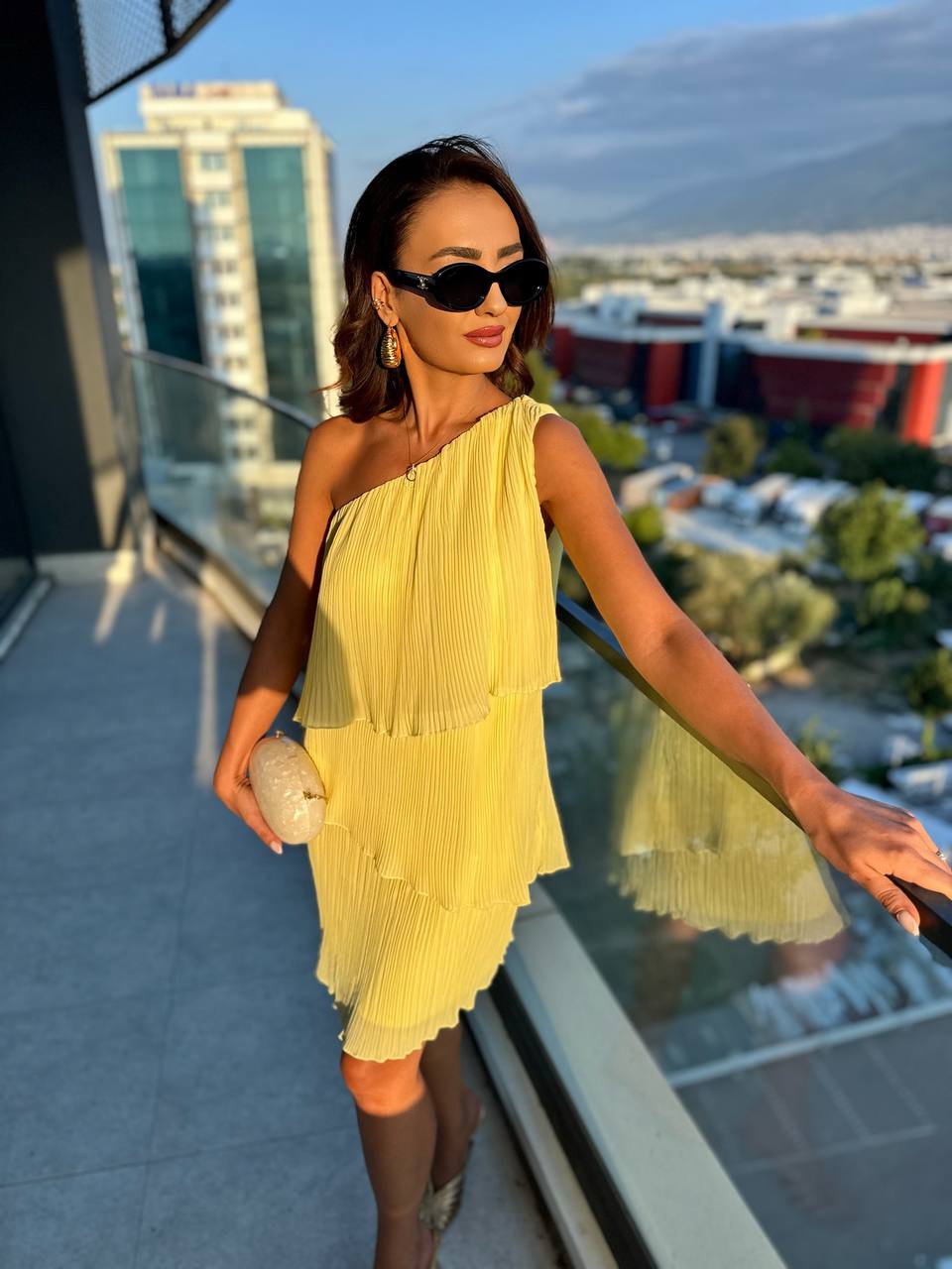 Sarı%20Tek%20Kol%20İnce%20Piliseli%20Astarlı%20Şifon%20Elbise