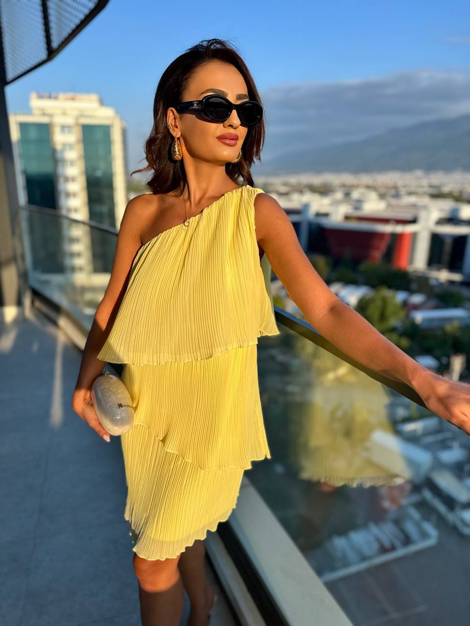 Sarı%20Tek%20Kol%20İnce%20Piliseli%20Astarlı%20Şifon%20Elbise