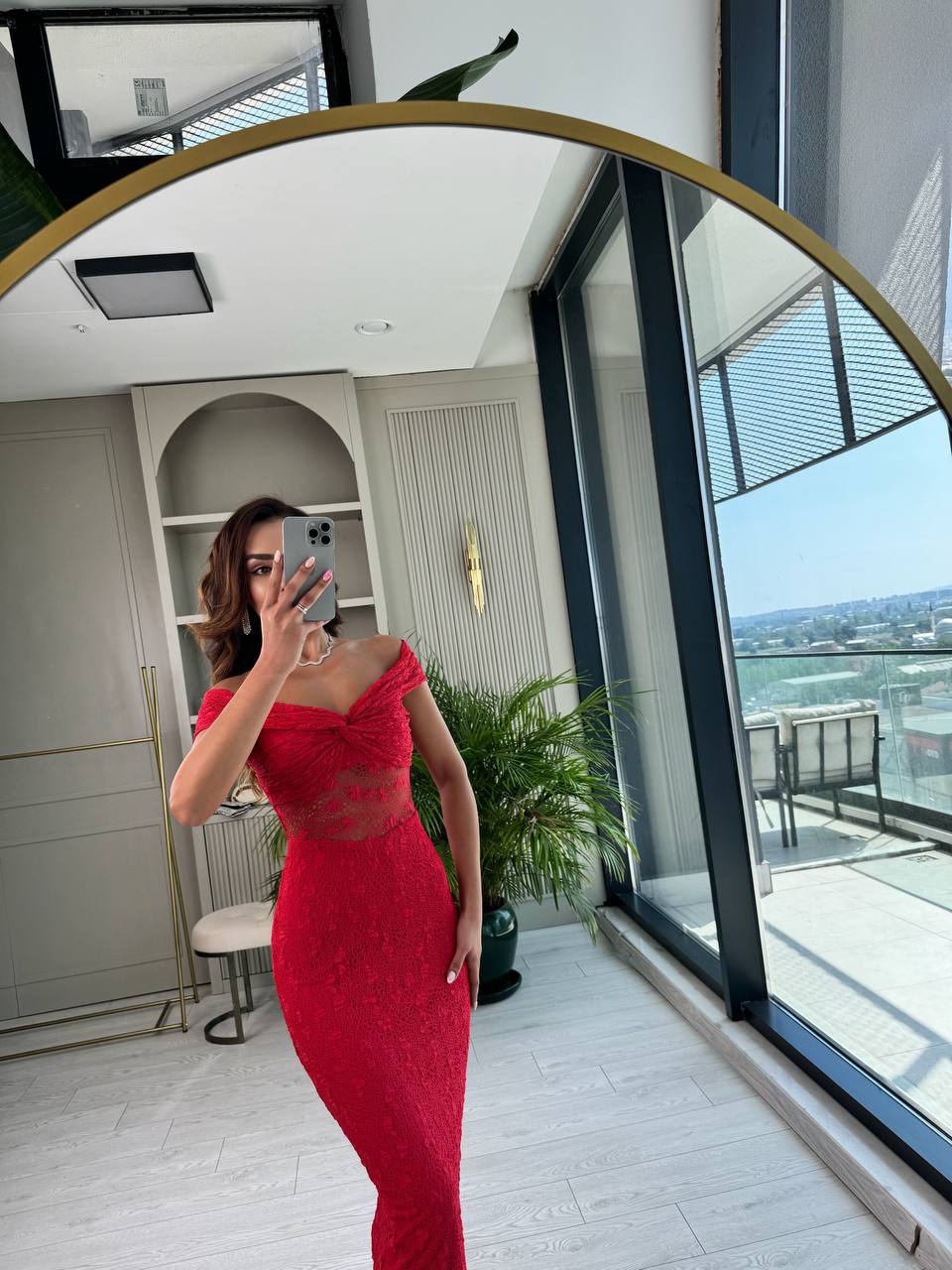 Kırmızı%20Tasarım%20Kayık%20Yaka%20Astarlı%20Likralı%20Dantel%20Elbise