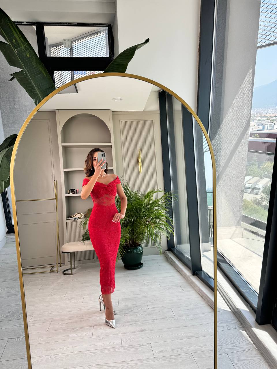 Kırmızı%20Tasarım%20Kayık%20Yaka%20Astarlı%20Likralı%20Dantel%20Elbise