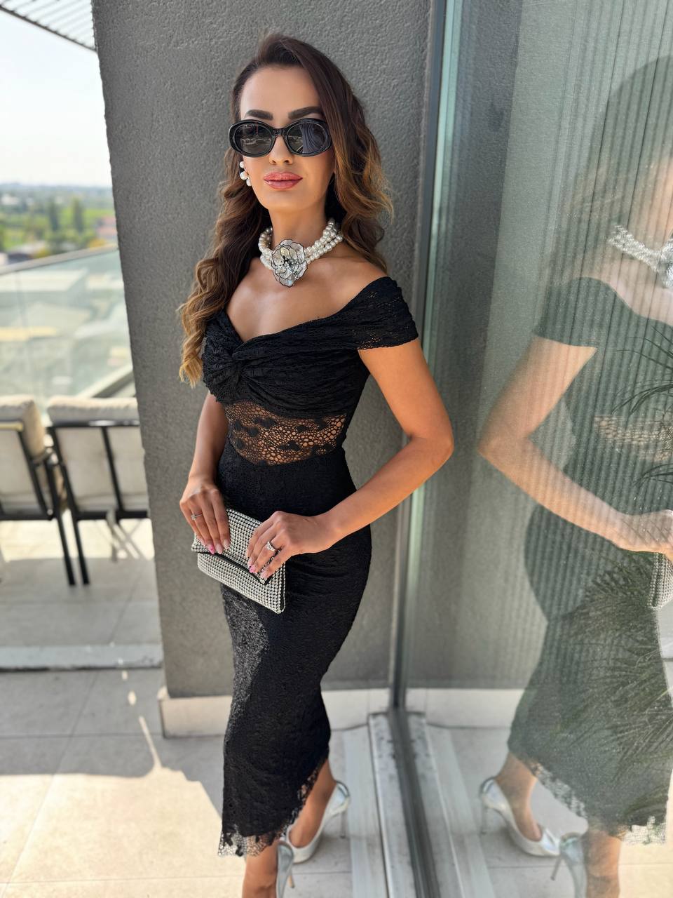 Tasarım%20Kayık%20Yaka%20Astarlı%20Likralı%20Dantel%20Elbise