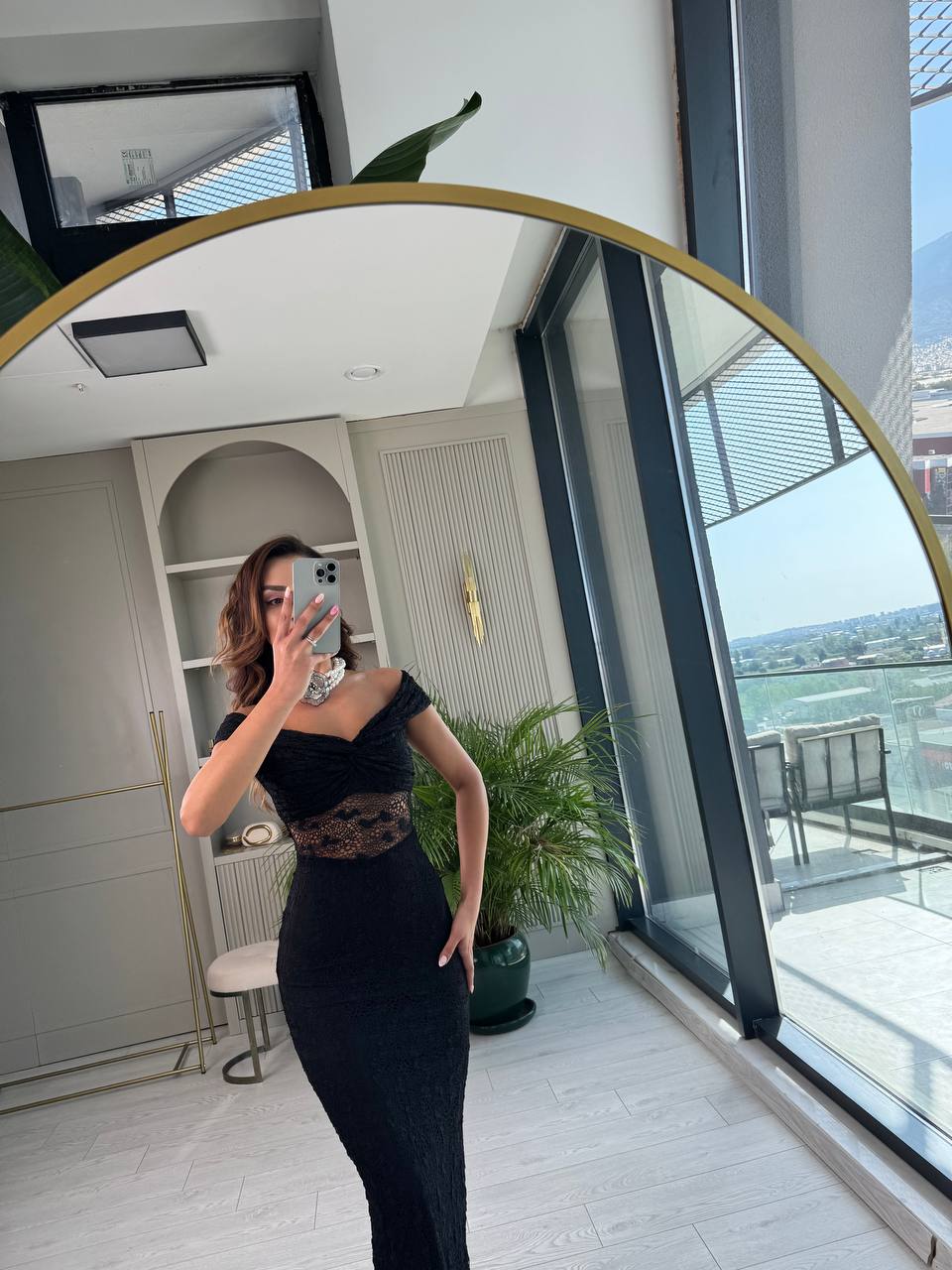 Tasarım%20Kayık%20Yaka%20Astarlı%20Likralı%20Dantel%20Elbise