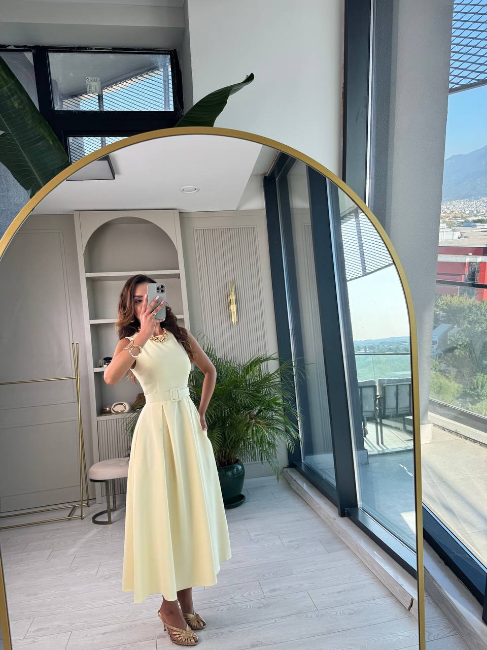 Sarı%20Kemerli%20Cepli%20Atlas%20Kumaş%20Elbise