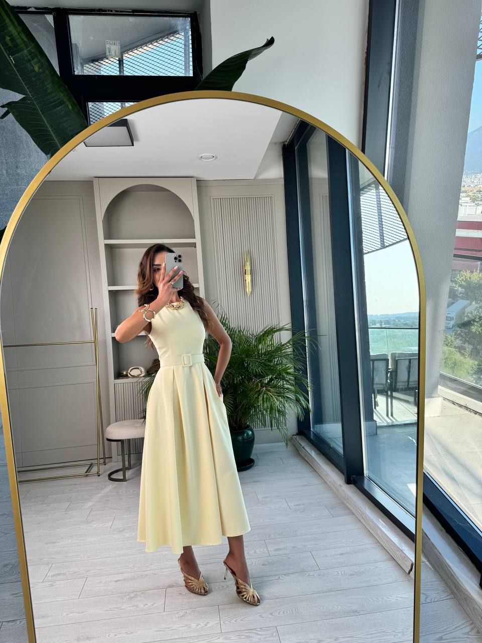 Sarı%20Kemerli%20Cepli%20Atlas%20Kumaş%20Elbise