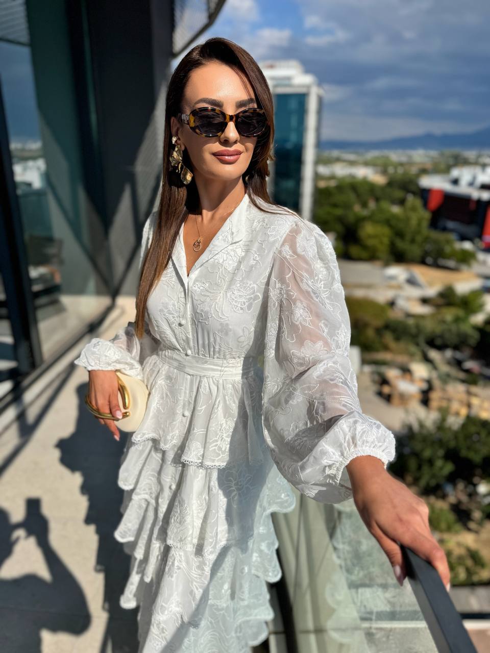 Tasarım%20Beyaz%20Eteği%20Kat%20Kat%20Astarlı%20Elbise