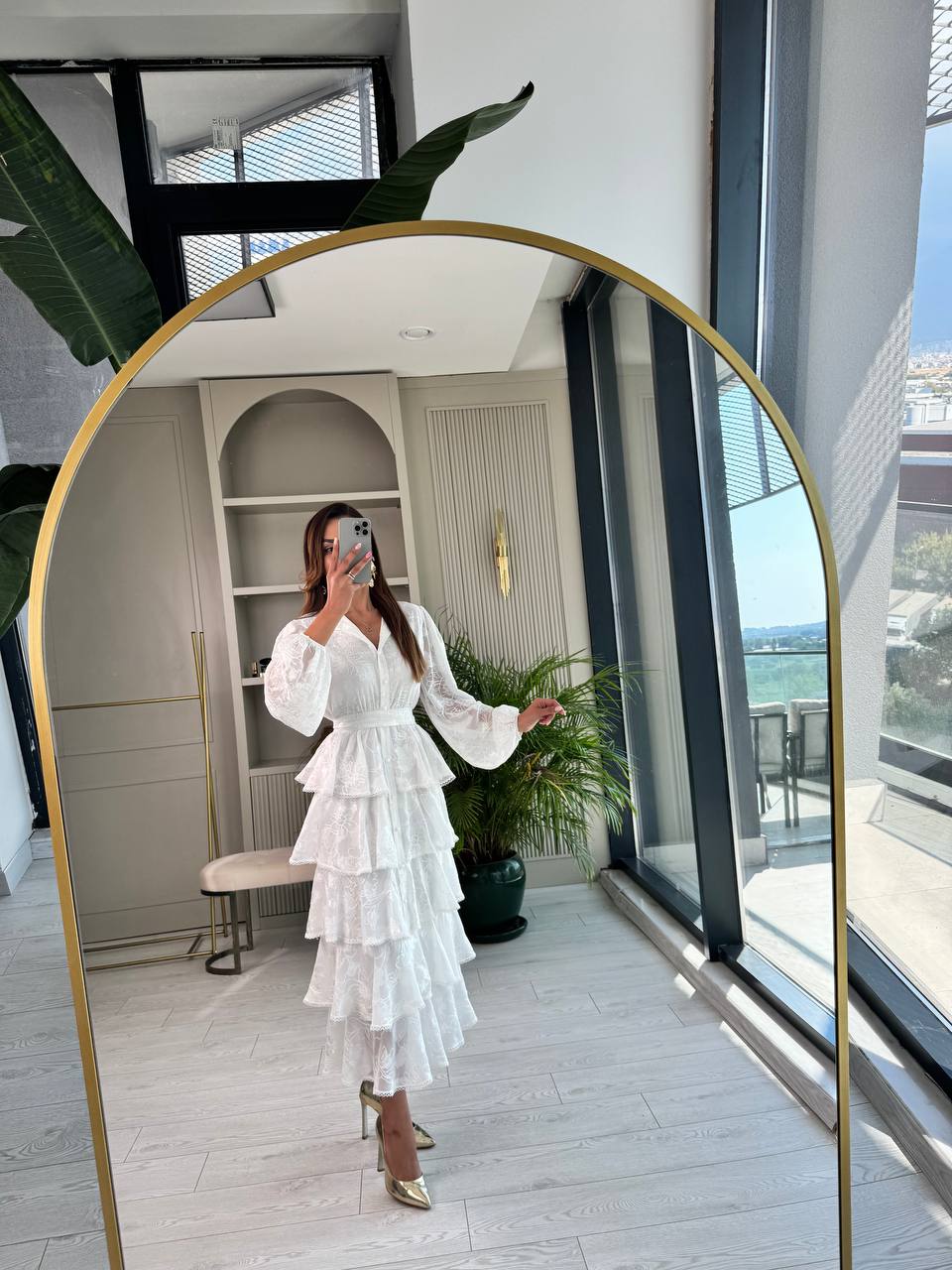 Tasarım%20Beyaz%20Eteği%20Kat%20Kat%20Astarlı%20Elbise