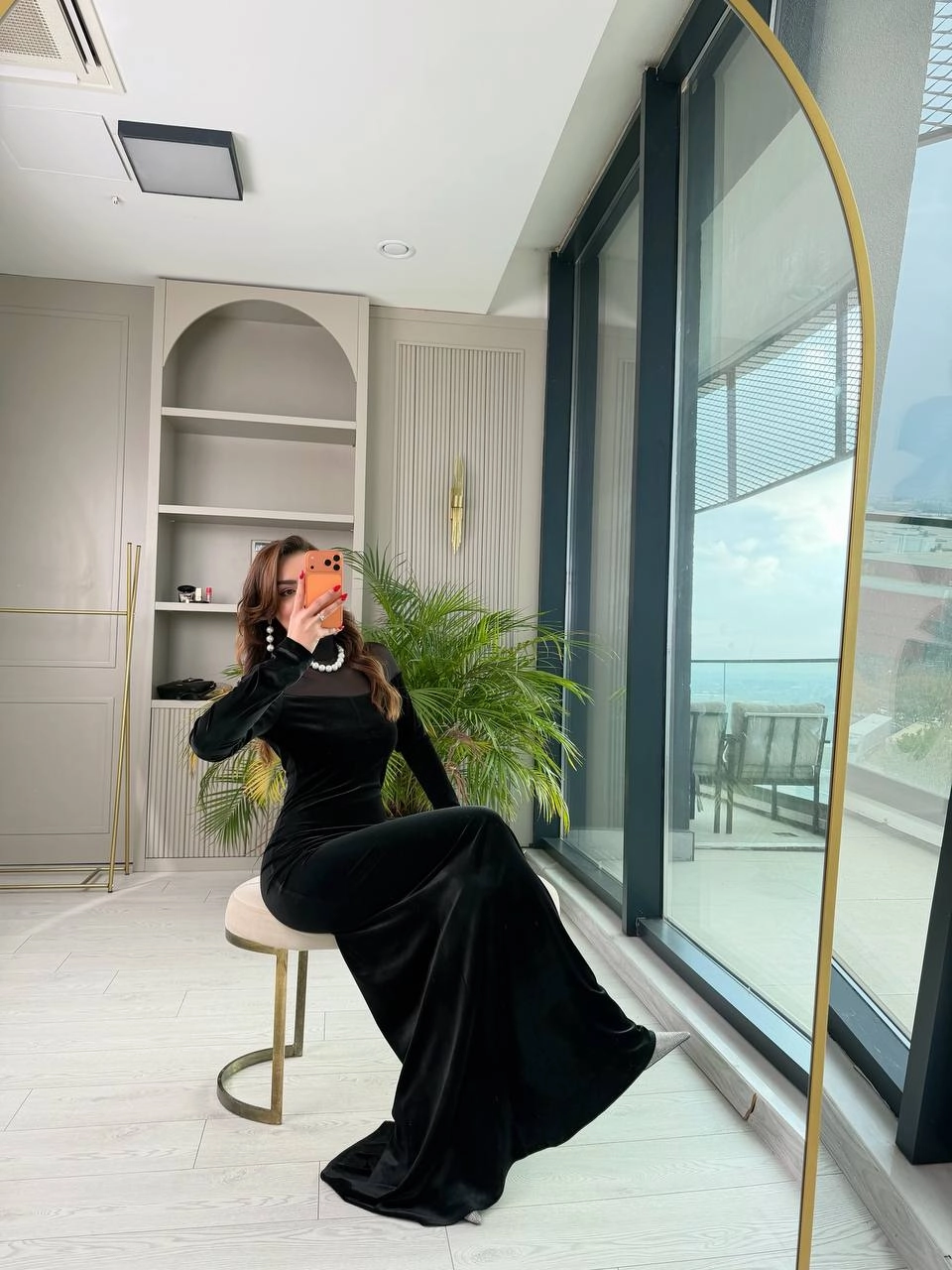 Tasarım%20Tül%20Detaylı%20Balık%20Form%20İthal%20Kadife%20Elbise