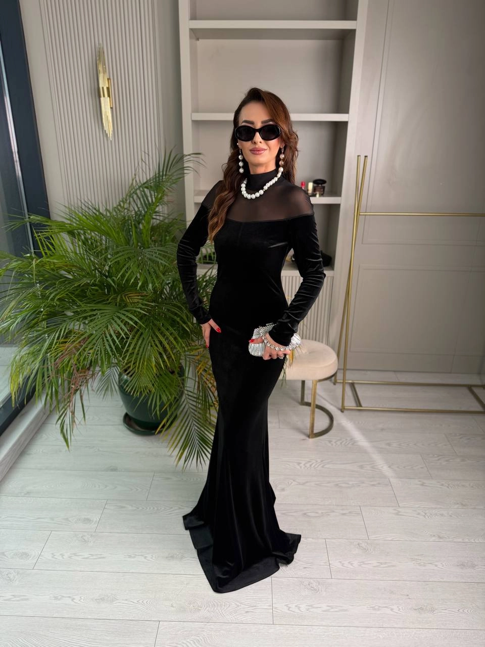 Tasarım%20Tül%20Detaylı%20Balık%20Form%20İthal%20Kadife%20Elbise