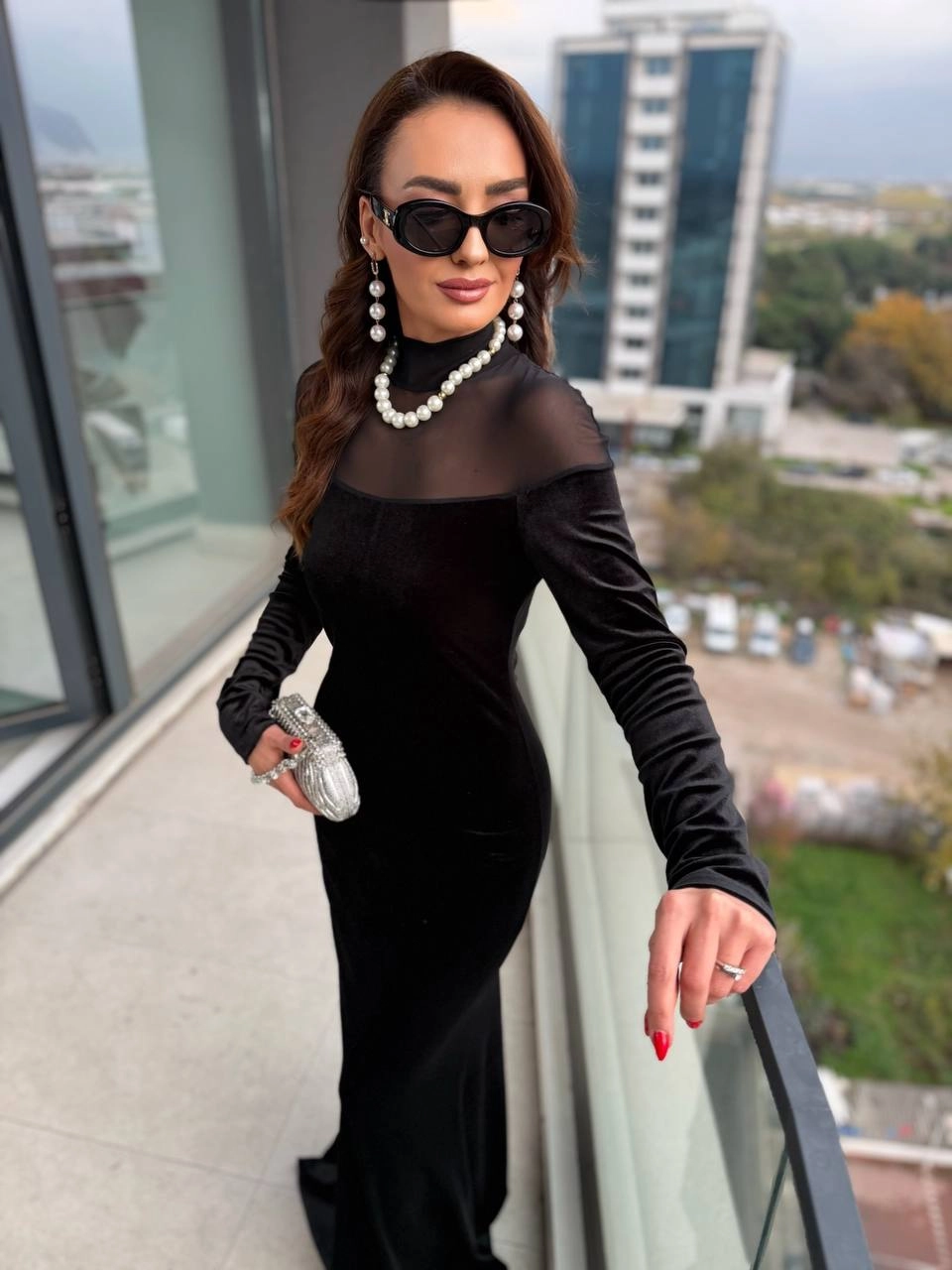 Tasarım%20Tül%20Detaylı%20Balık%20Form%20İthal%20Kadife%20Elbise