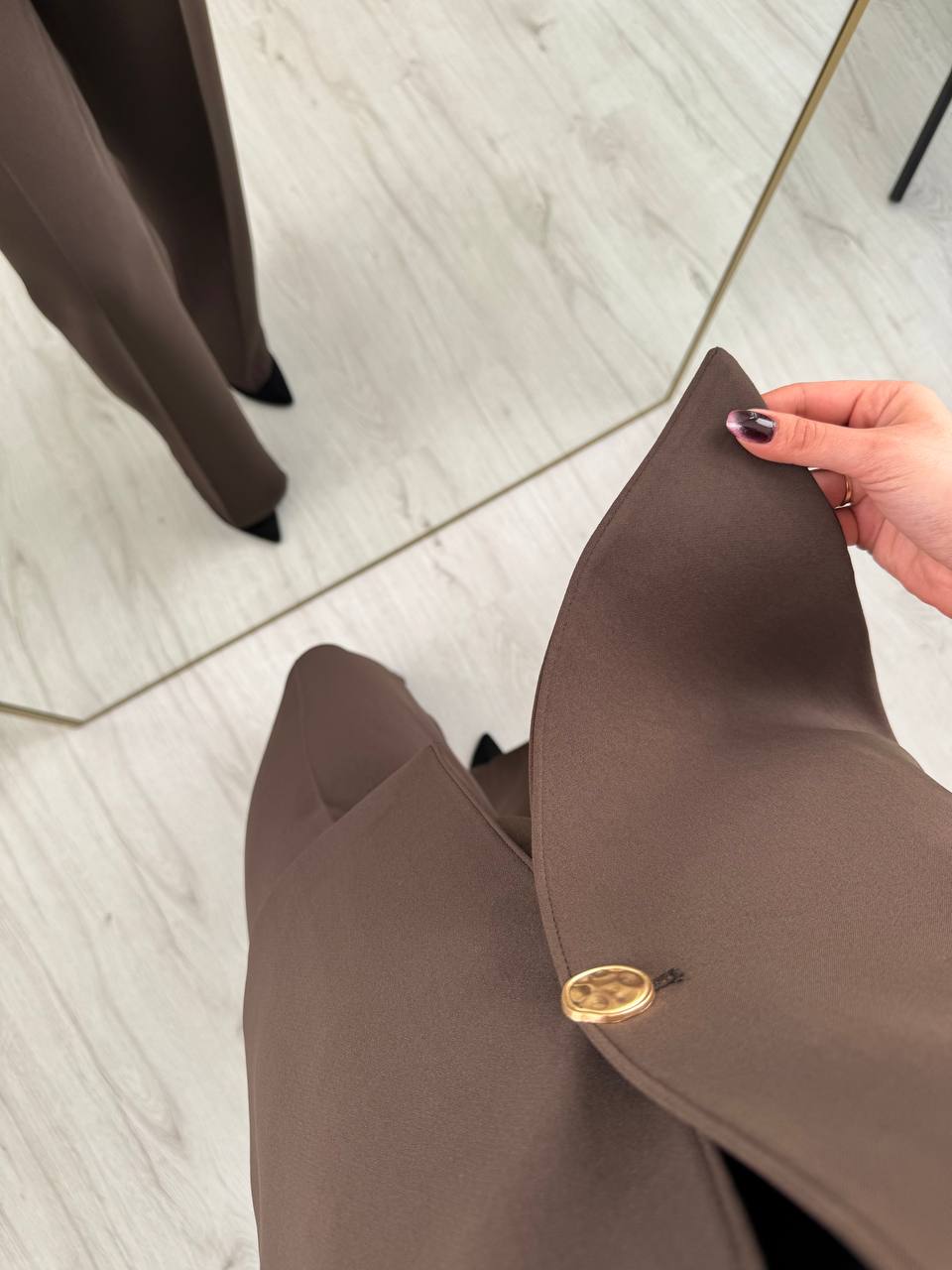 Kahverengi%20Tok%20Krep%20Kumaş%20Gold%20Düğme%20Ceket%20Pantolon%20Takım