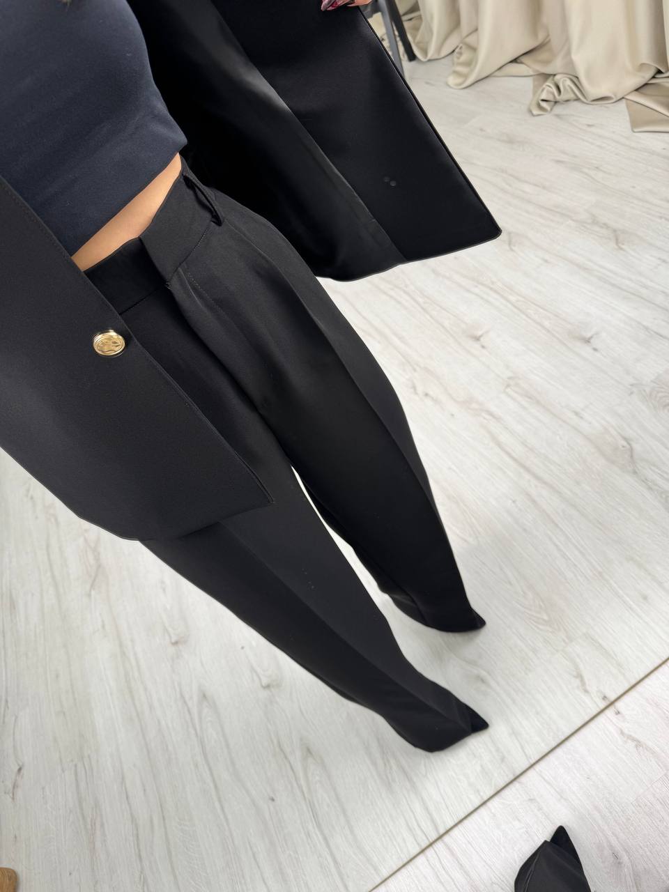 Siyah%20Tok%20Krep%20Kumaş%20Gold%20Düğme%20Ceket%20Pantolon%20Takım