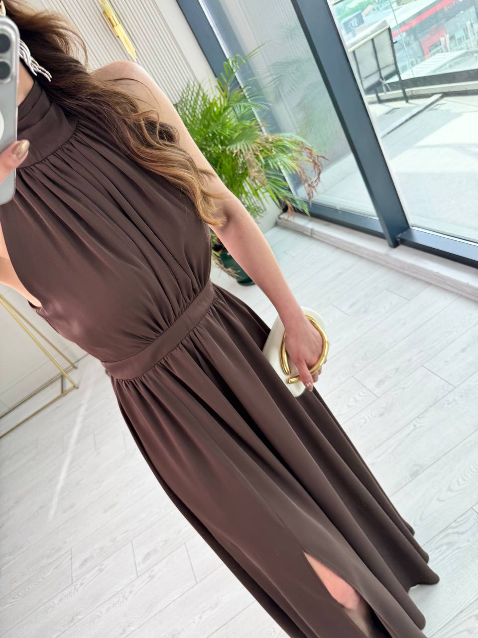 Kahverengi%20Tasarım%20Halter%20Yaka%20Kloş%20Elbise