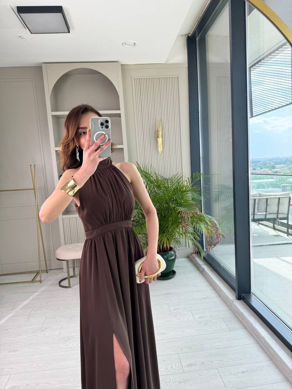 Kahverengi%20Tasarım%20Halter%20Yaka%20Kloş%20Elbise