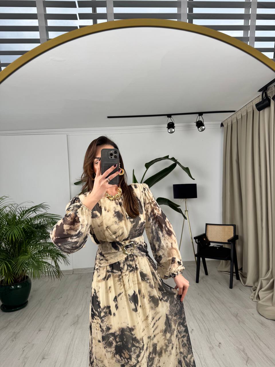 Bej%20Siyah%20Desenli%20Bel%20Detay%20Astarlı%20Maxi%20Boy%20Şifon%20Elbise