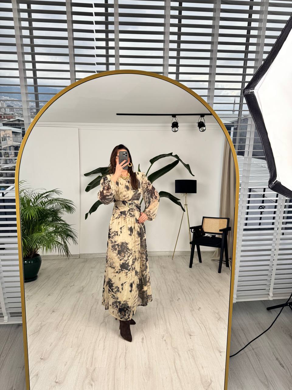 Bej%20Siyah%20Desenli%20Bel%20Detay%20Astarlı%20Maxi%20Boy%20Şifon%20Elbise