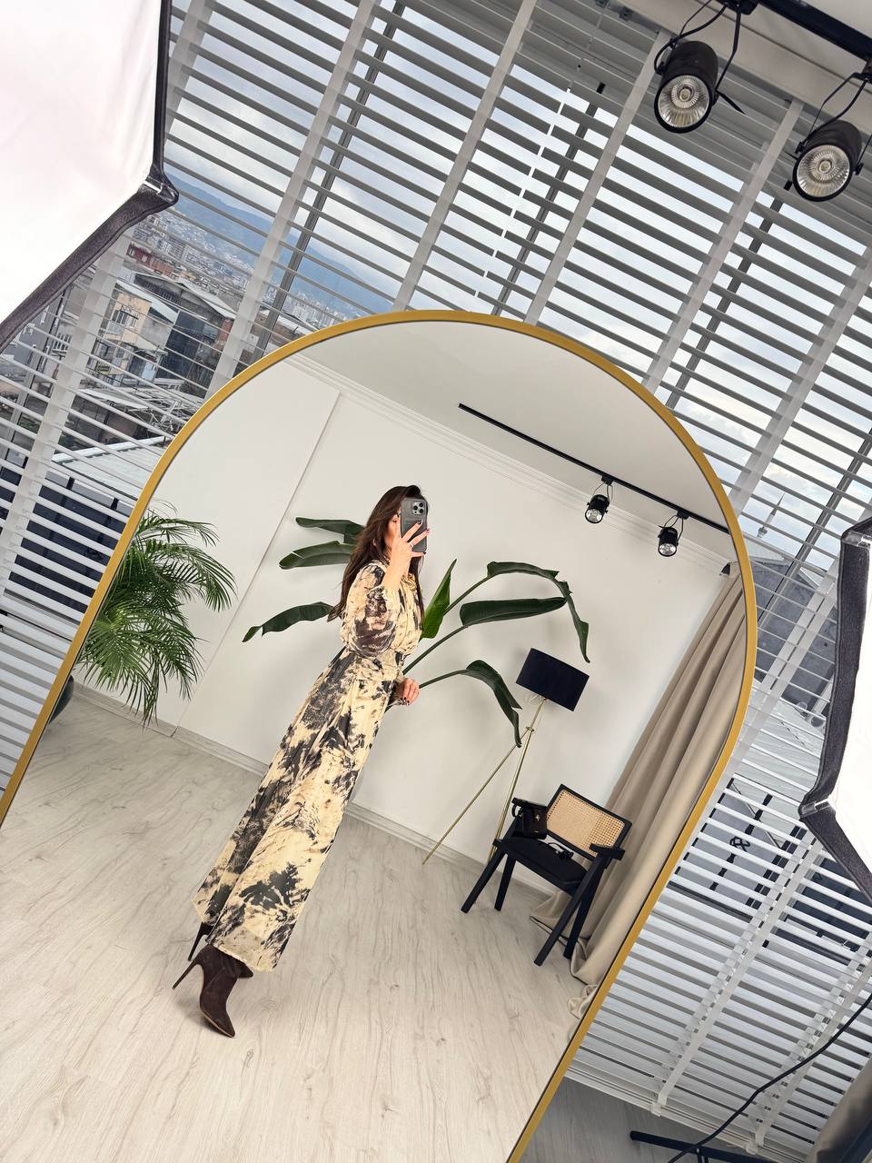 Bej%20Siyah%20Desenli%20Bel%20Detay%20Astarlı%20Maxi%20Boy%20Şifon%20Elbise