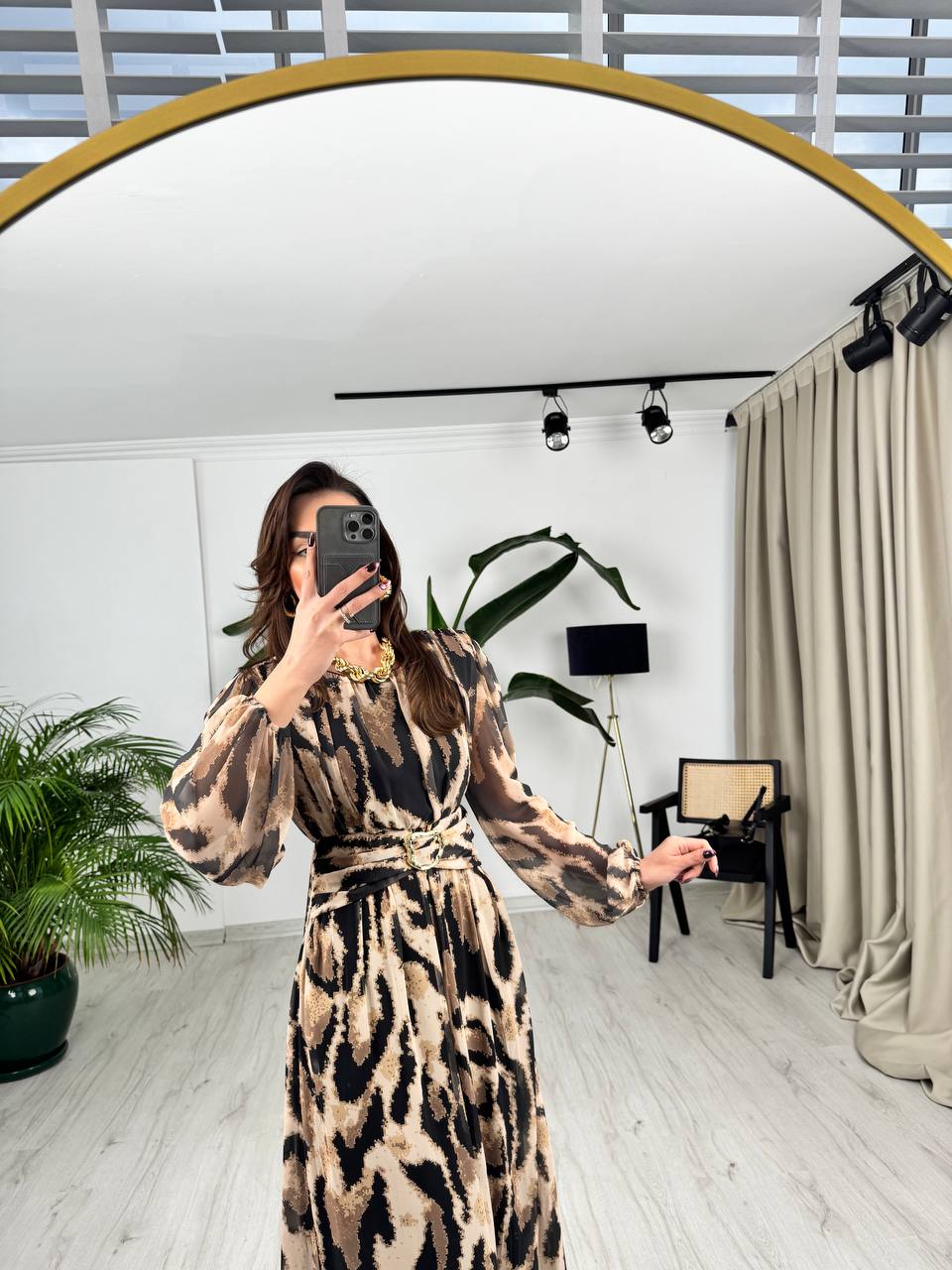 Kahve%20Siyah%20Desenli%20Bel%20Detay%20Astarlı%20Maxi%20Boy%20Şifon%20Elbise