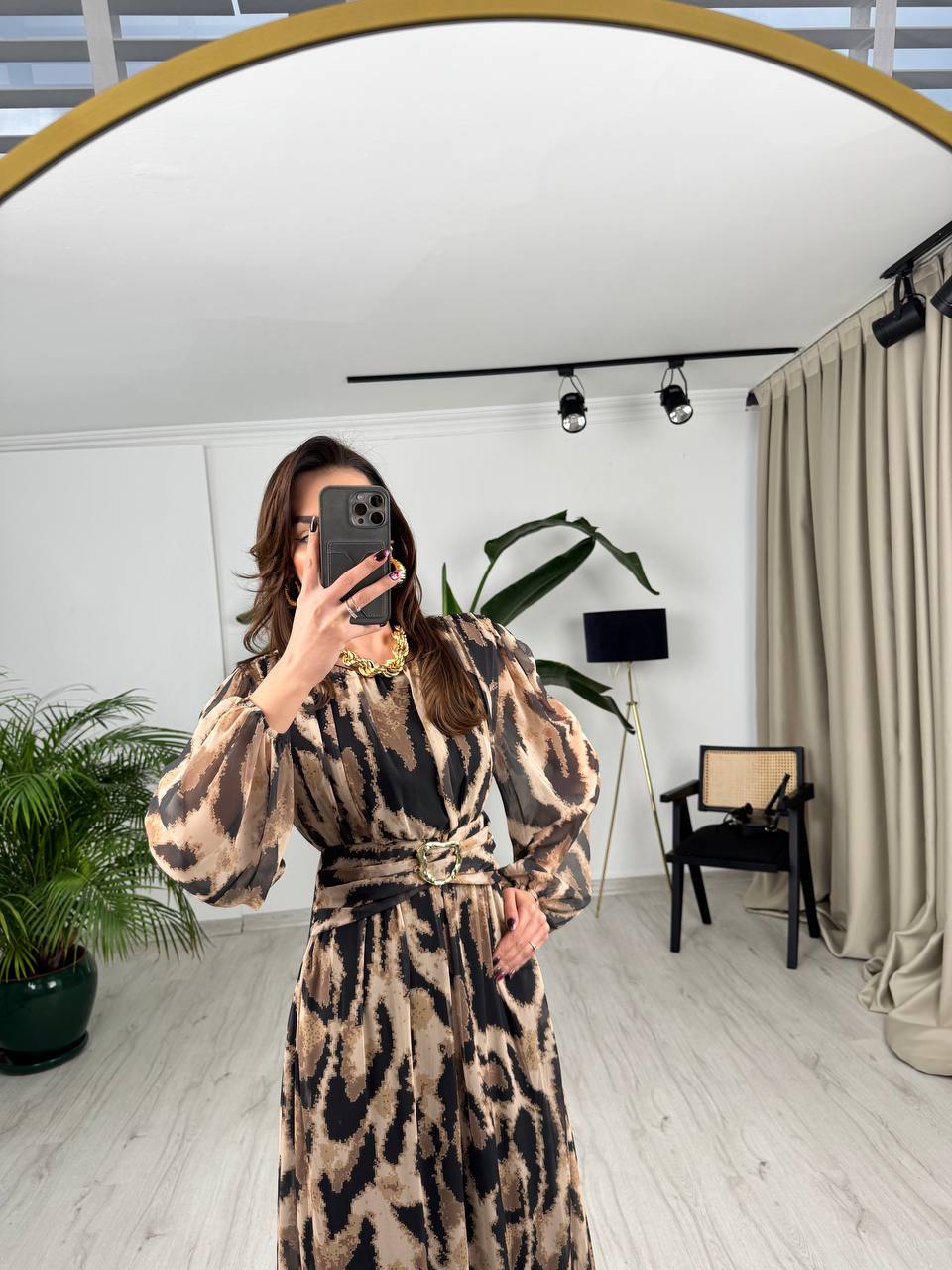 Kahve%20Siyah%20Desenli%20Bel%20Detay%20Astarlı%20Maxi%20Boy%20Şifon%20Elbise