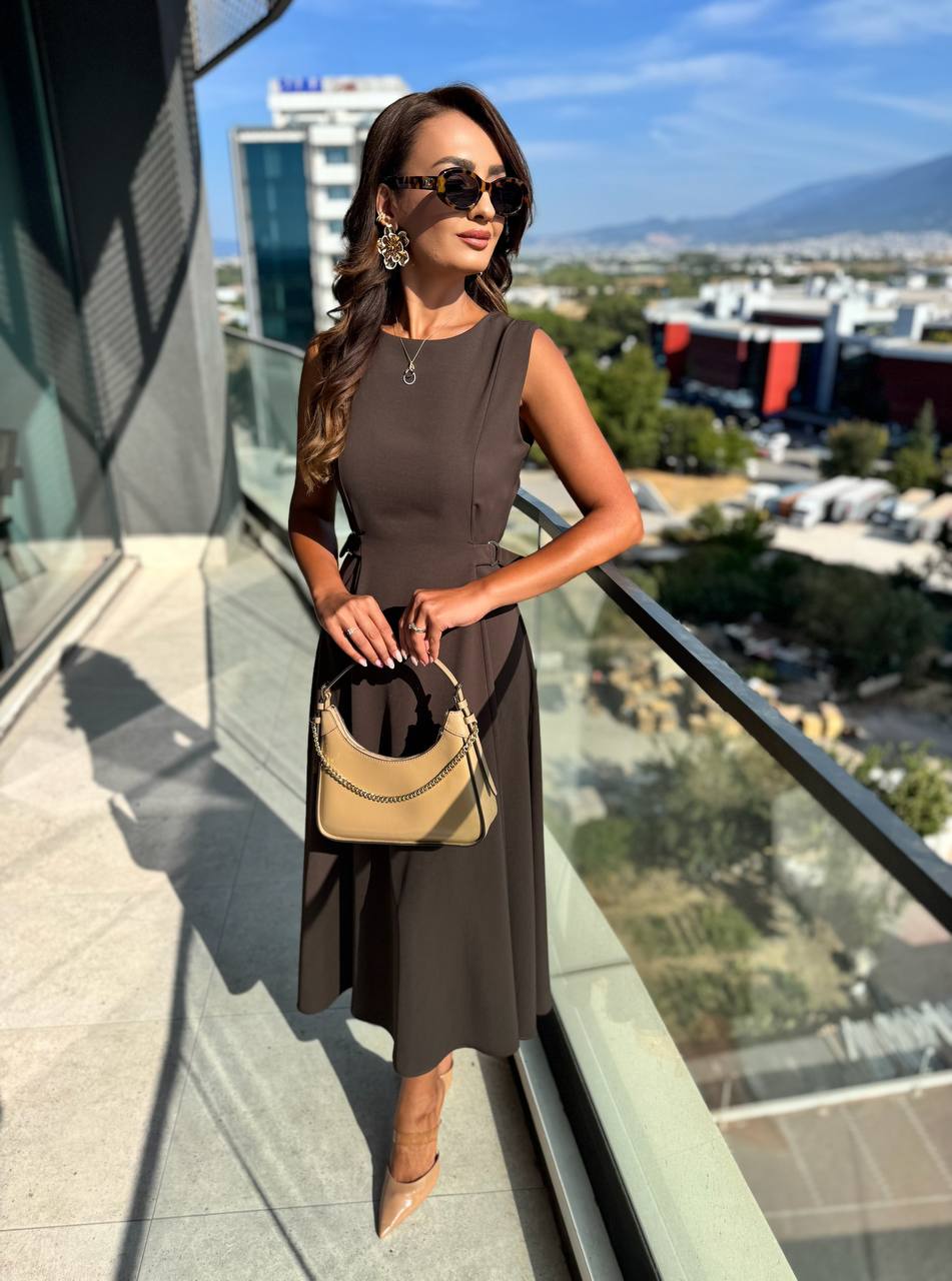 Kahverengi%20Bel%20Kemer%20Detaylı%20Double%20Crep%20Kumaş%20Midi%20Boy%20Elbise