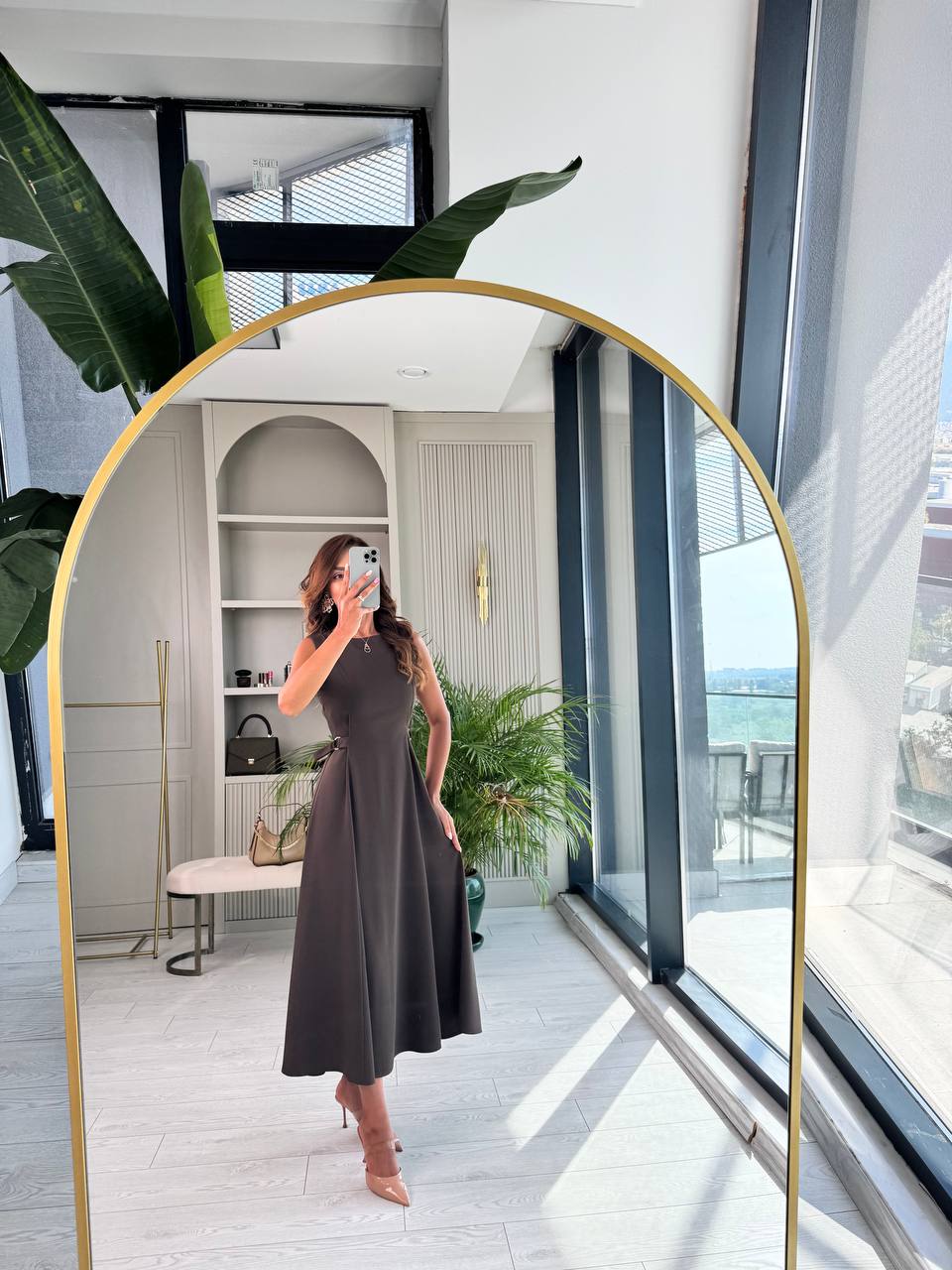 Kahverengi%20Bel%20Kemer%20Detaylı%20Double%20Crep%20Kumaş%20Midi%20Boy%20Elbise