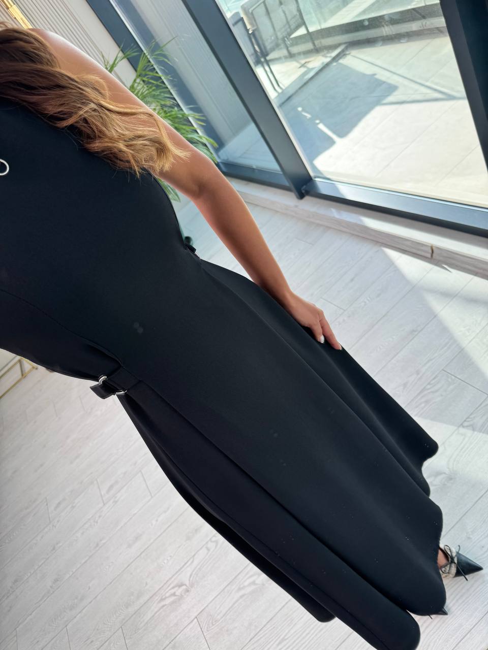 Siyah%20Bel%20Kemer%20Detaylı%20Double%20Crep%20Kumaş%20Midi%20Boy%20Elbise