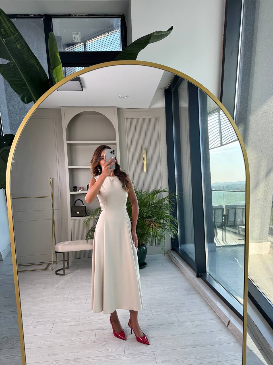 Taş%20Rengi%20Bel%20Kemer%20Detaylı%20Double%20Crep%20Kumaş%20Midi%20Boy%20Elbise