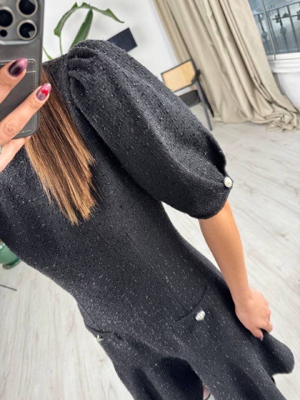 Siyah%20Kol%20Detay%20İnci%20Düğmeli%20Tuvid%20Kumaş%20Elbise
