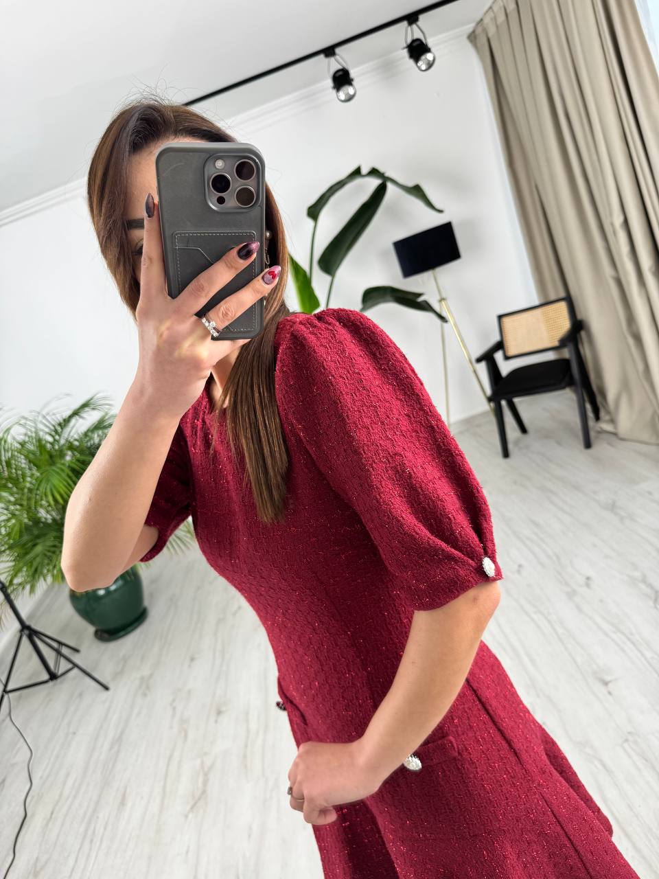 Bordo%20Kol%20Detay%20İnci%20Düğmeli%20Tuvid%20Kumaş%20Elbise