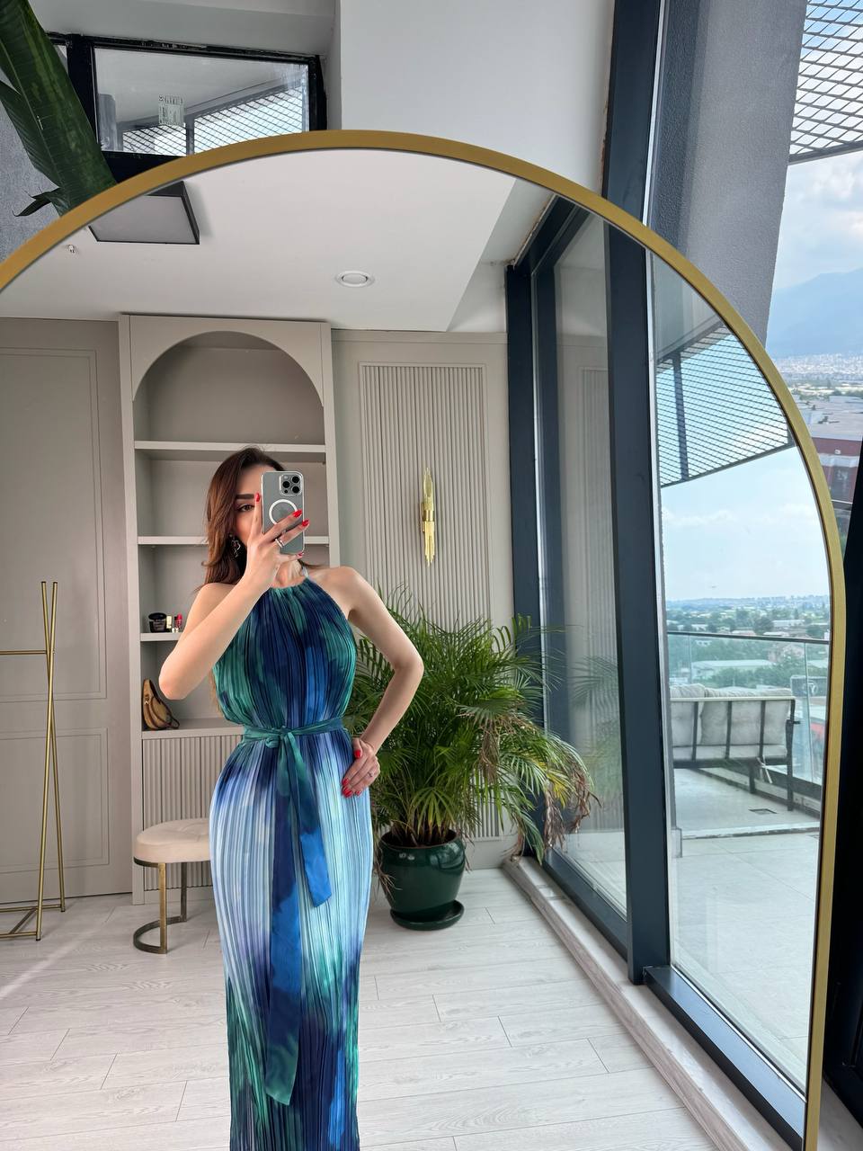 Mavi%20Geçişli%20Astarlı%20İnce%20Piliseli%20Şifon%20Elbise