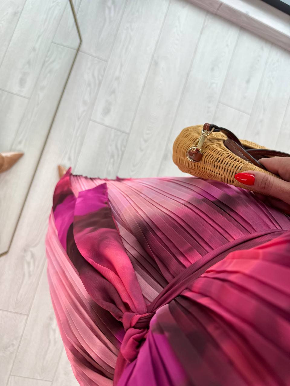 Fuşya%20Geçişli%20Astarlı%20İnce%20Piliseli%20Şifon%20Elbise