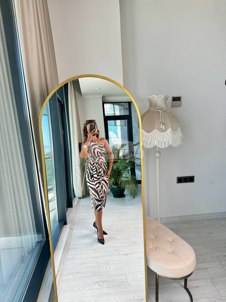 Zebra%20Desenli%20Tek%20Kol%20Saten%20Tasarım%20Maria%20Elbise