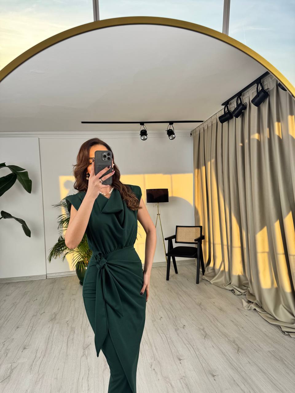 Zümrüt%20Yeşili%20Vatkalı%20Degaje%20Yaka%20Tok%20Krep%20Kumaş%20Elbise
