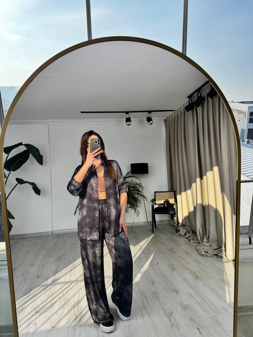 Siyah%20Desenli%20Gömlek%20Pantolon%20Tiril%20Saten%20Takım