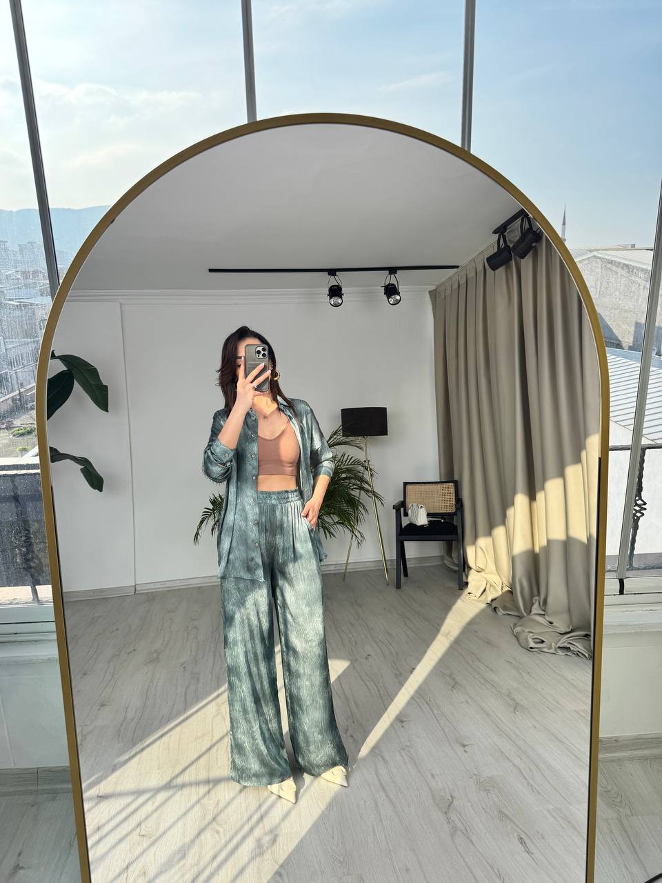 Yeşil%20Desenli%20Gömlek%20Pantolon%20Tiril%20Saten%20Takım