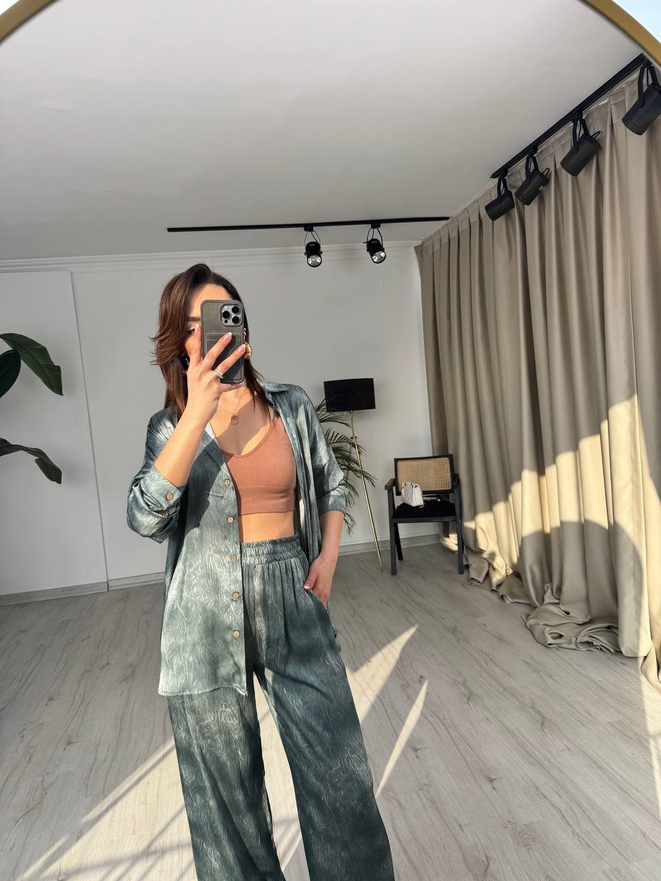 Yeşil%20Desenli%20Gömlek%20Pantolon%20Tiril%20Saten%20Takım