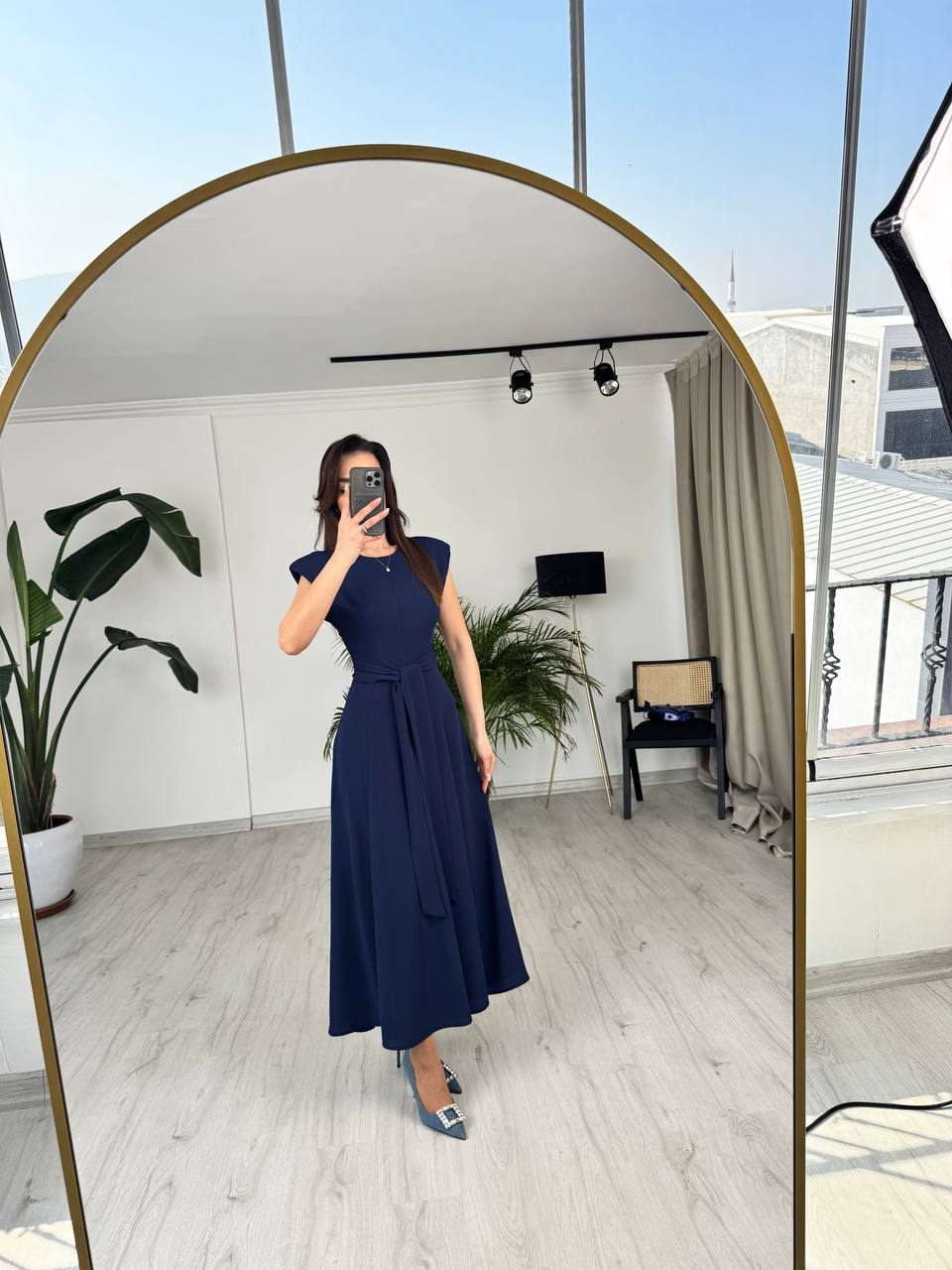 Lacivert%20Bel%20Kuşaklı%20Tensel%20Kumaş%20Midi%20Boy%20Elbise
