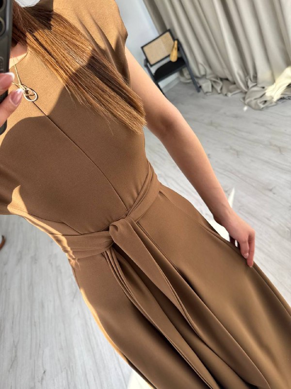 Kahverengi%20Bel%20Kuşaklı%20Tensel%20Kumaş%20Midi%20Boy%20Elbise
