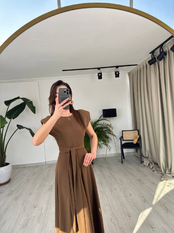 Kahverengi%20Bel%20Kuşaklı%20Tensel%20Kumaş%20Midi%20Boy%20Elbise