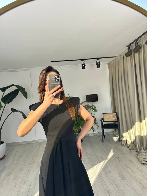 Siyah%20Bel%20Kuşaklı%20Tensel%20Kumaş%20Midi%20Boy%20Elbise