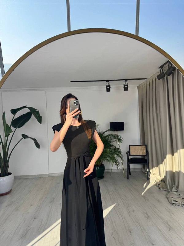 Siyah%20Bel%20Kuşaklı%20Tensel%20Kumaş%20Midi%20Boy%20Elbise
