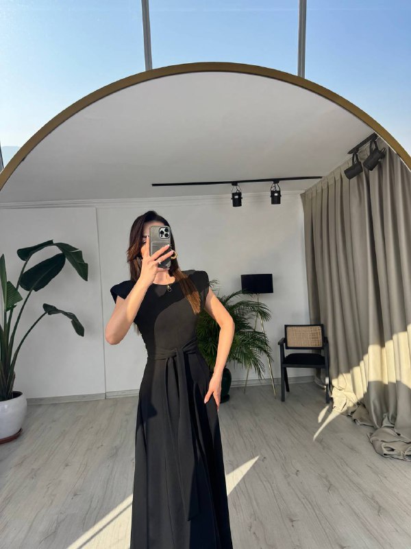Siyah%20Bel%20Kuşaklı%20Tensel%20Kumaş%20Midi%20Boy%20Elbise