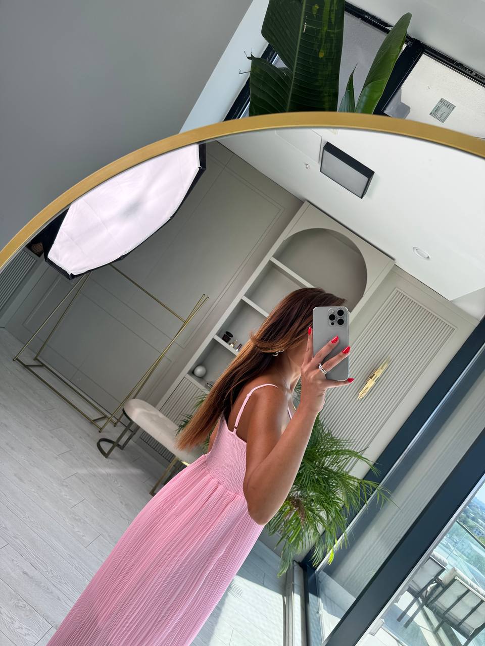 Pembe%20İnce%20Piliseli%20Astarlı%20Şifon%20Elbise