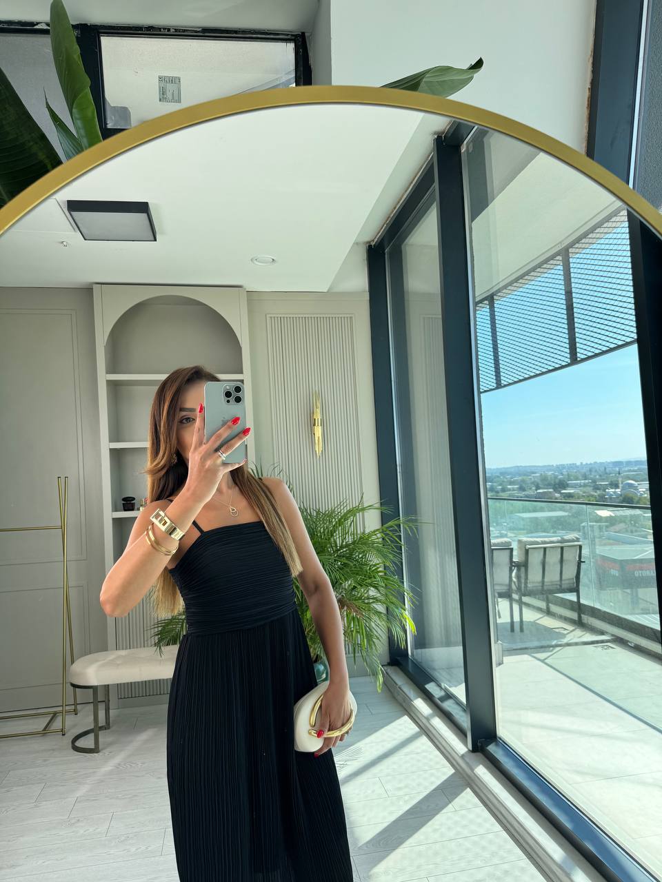 Siyah%20İnce%20Piliseli%20Astarlı%20Şifon%20Elbise
