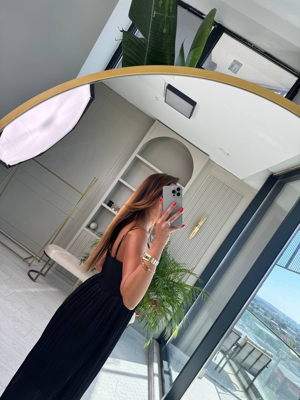Siyah%20İnce%20Piliseli%20Astarlı%20Şifon%20Elbise