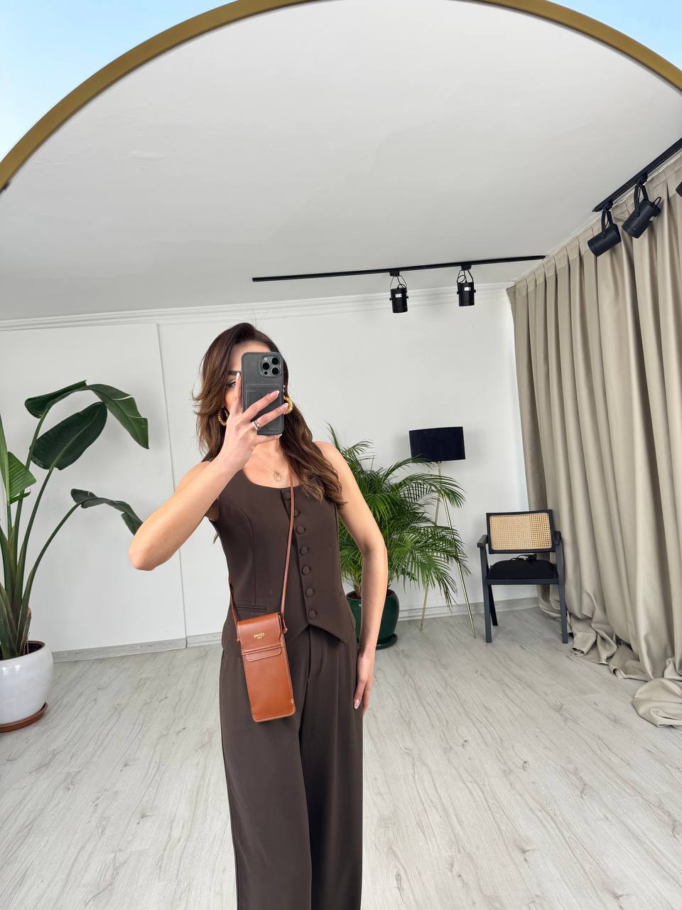 Kahverengi%20Top%20Düğmeli%20Premium%20İpekli%20Krep%20Kumaş%20Pantolon%20Yelek%20Takım
